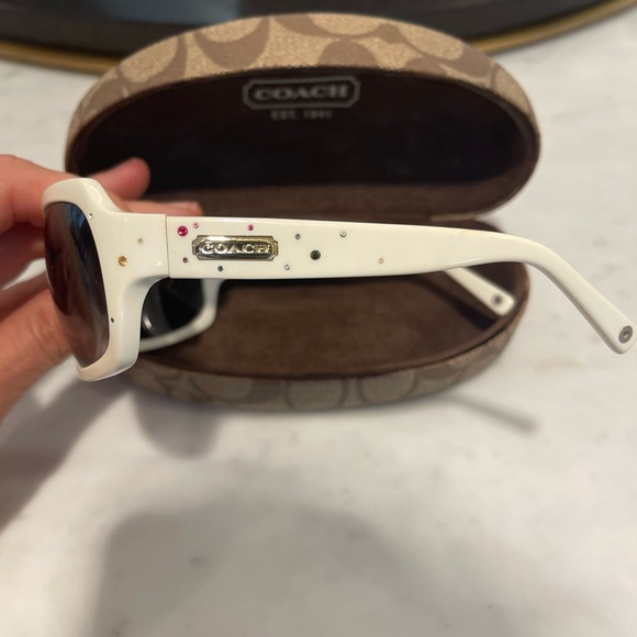 COACH vintage Samantha S425 sunglasses in white with rainbow rhinestone detail - Picture 2 of 10